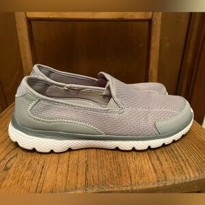 Womens Skechers memory foam size 7.5 gray